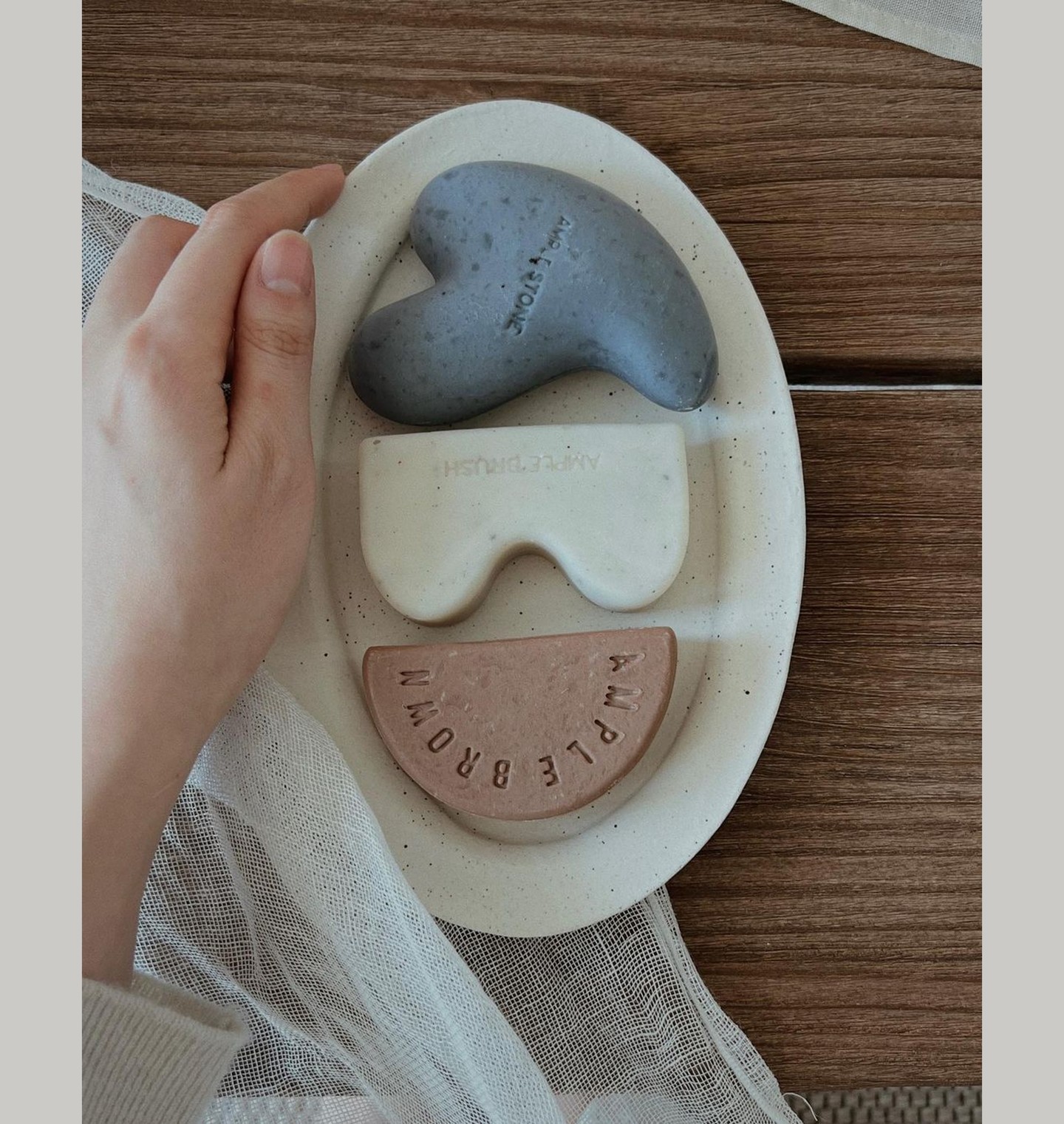 amplebrown.official 品牌动态