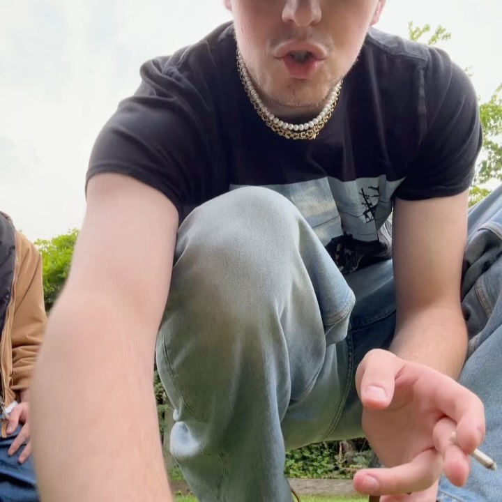 briskin 视频封面