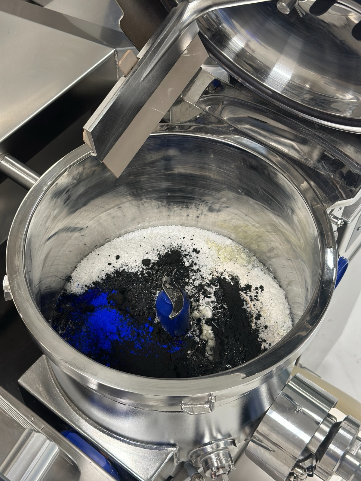 roboqbo_cosmeticdivision 品牌动态图片